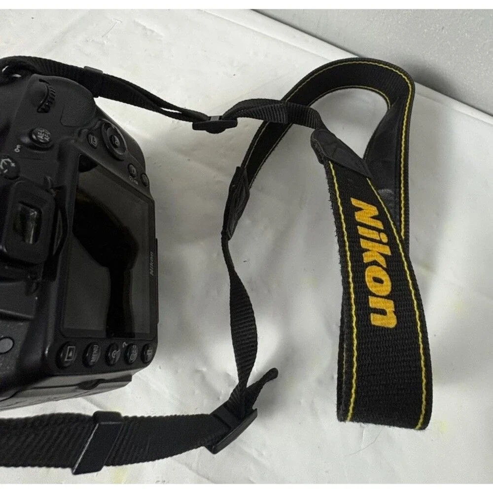 Nikon D3200 24.2MP Digital SLR Camera - Black (Kit w/ AF-S DX ED VR G 18-55mm